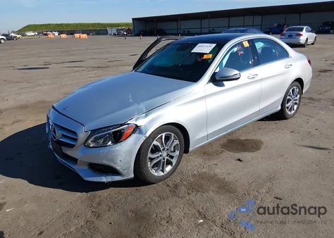 2016 Mercedes-Benz C 300 4Matic из США, поврежденный, VIN 55SWF4KB8GU134103